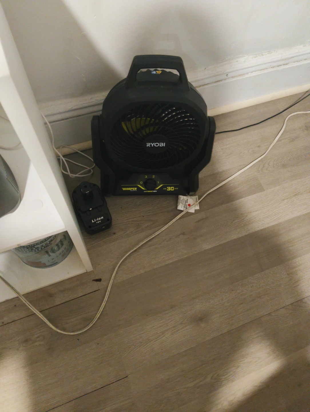 Ryobi Whisper Hybrid 18V Fan with 2 battery and charger