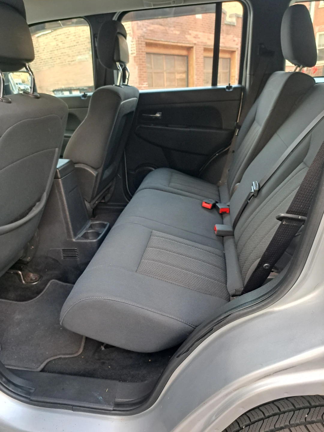 Silver Jeep Liberty 4x4 SUV - photo 3