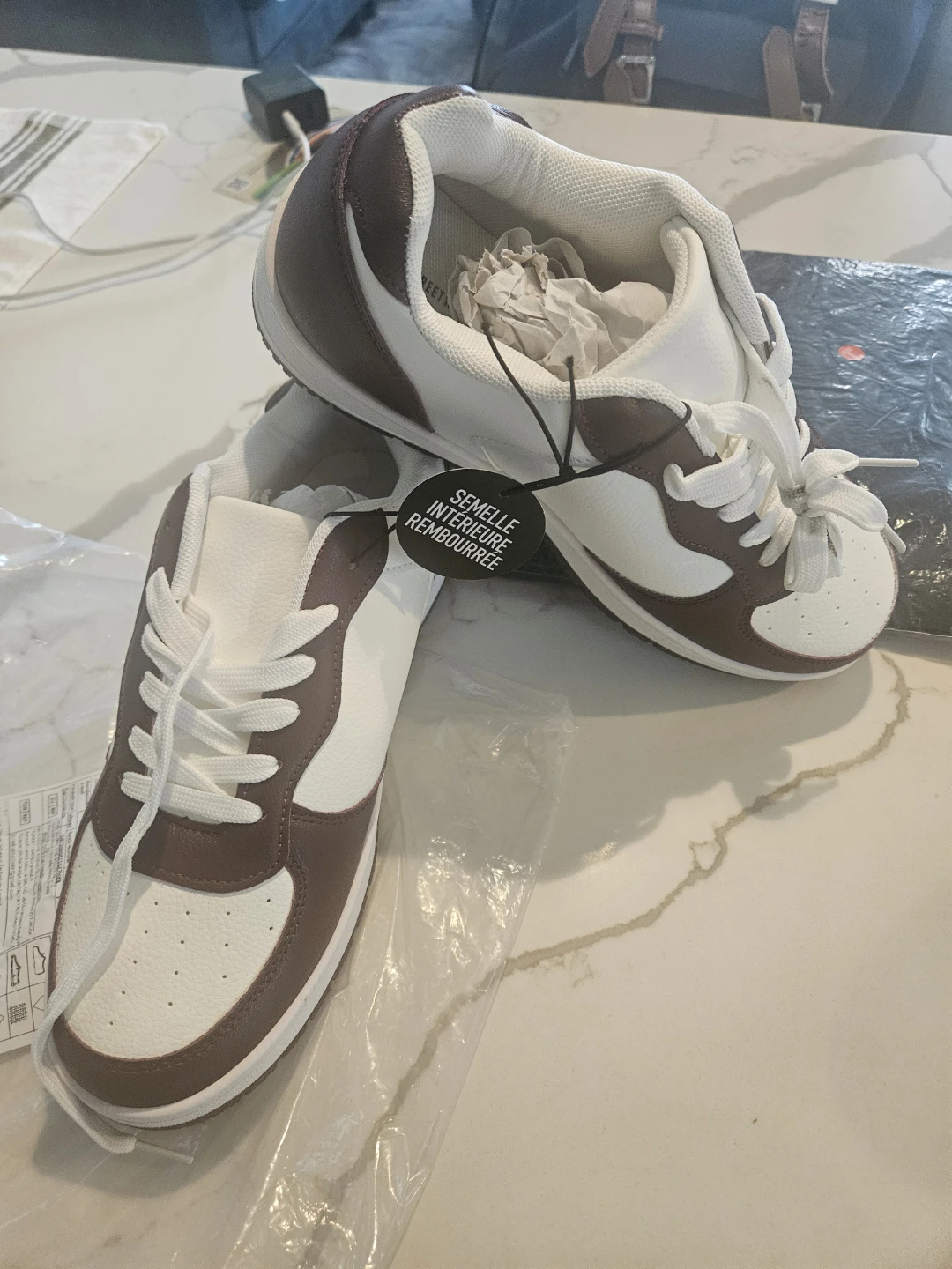 11 Street Padded Insole Sneakers