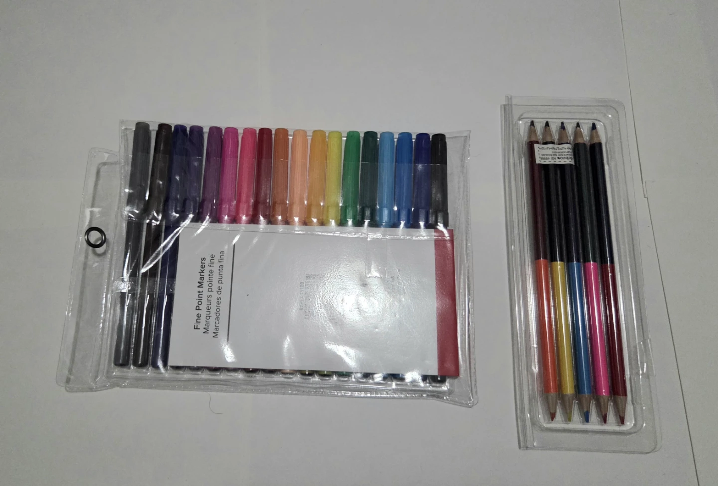Marker and pencil crayons bundle - photo 2