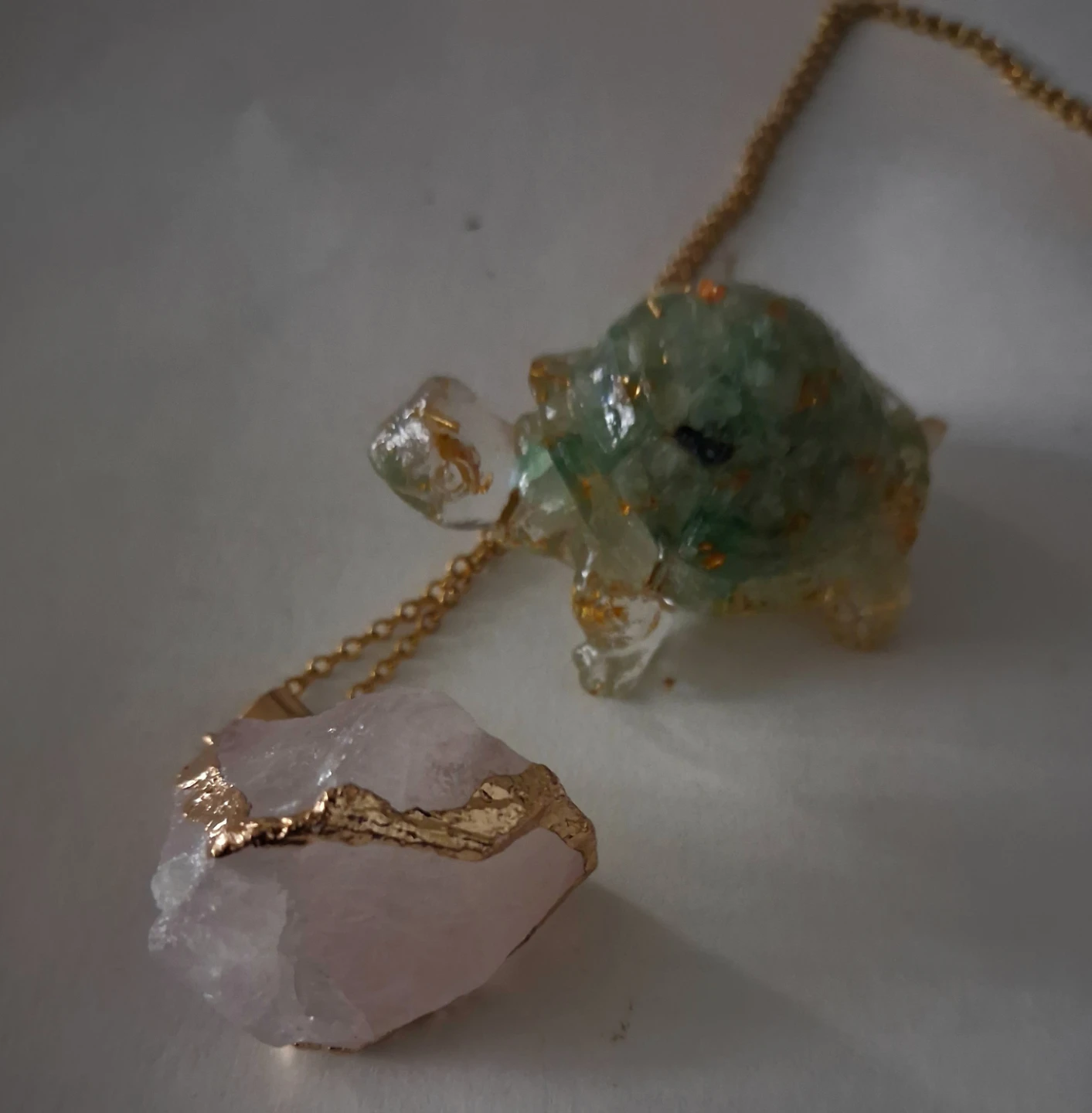Turtle decor and rose.quart. necklace - photo 3