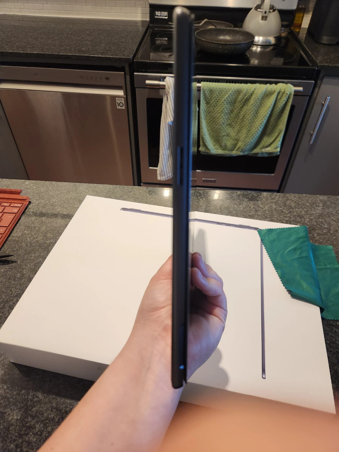 Microsoft Surface Pro 9 with pencil charging keyboard and pencil - photo 4