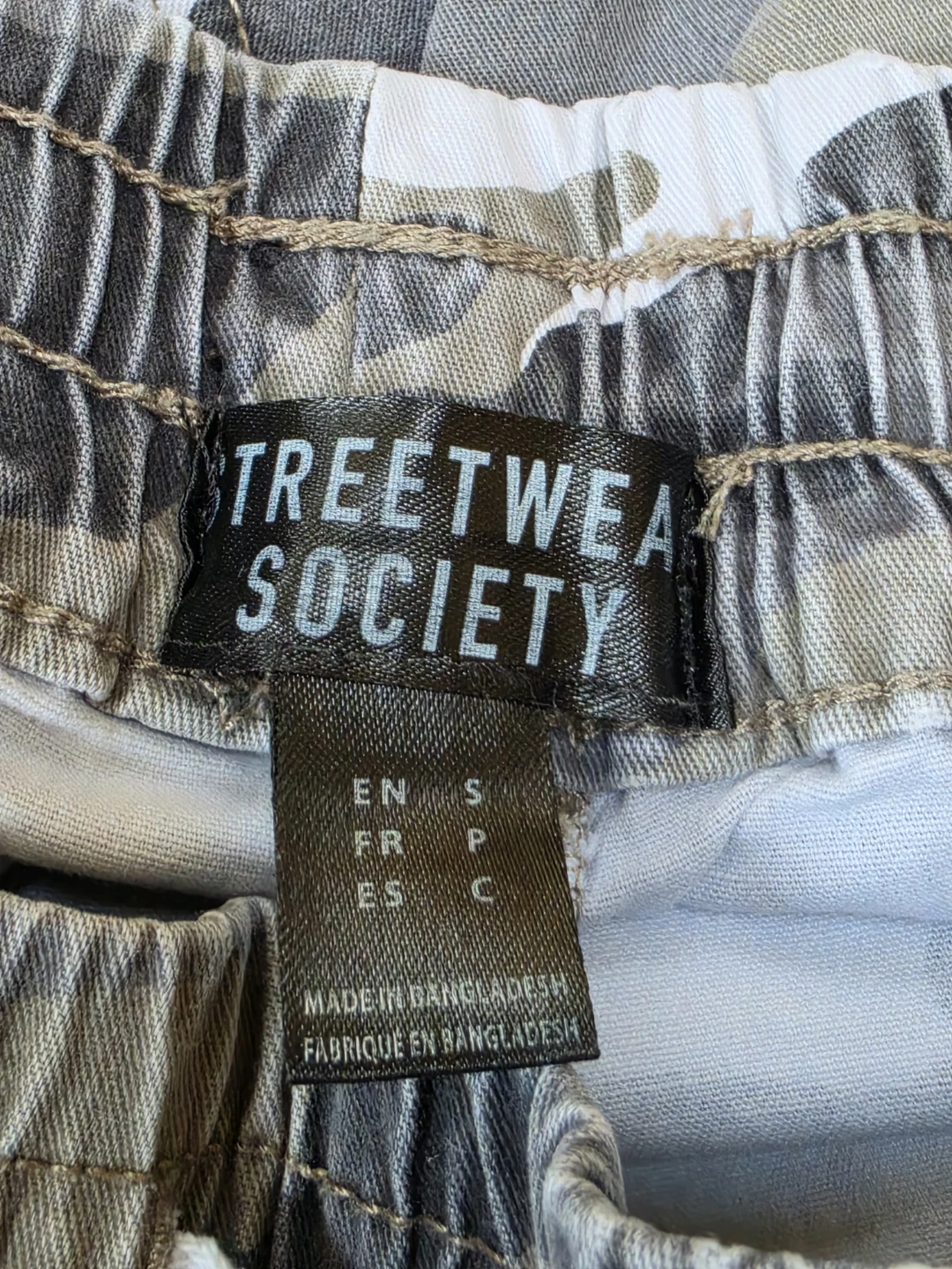 Streetwear Society Camo Cargo Pants - Size S - photo 3