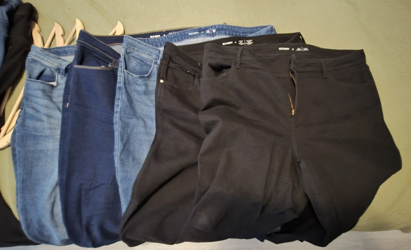 Lot 5 Pair Women's Old Navy Plus Sized Jeans - size 18 - photo 2