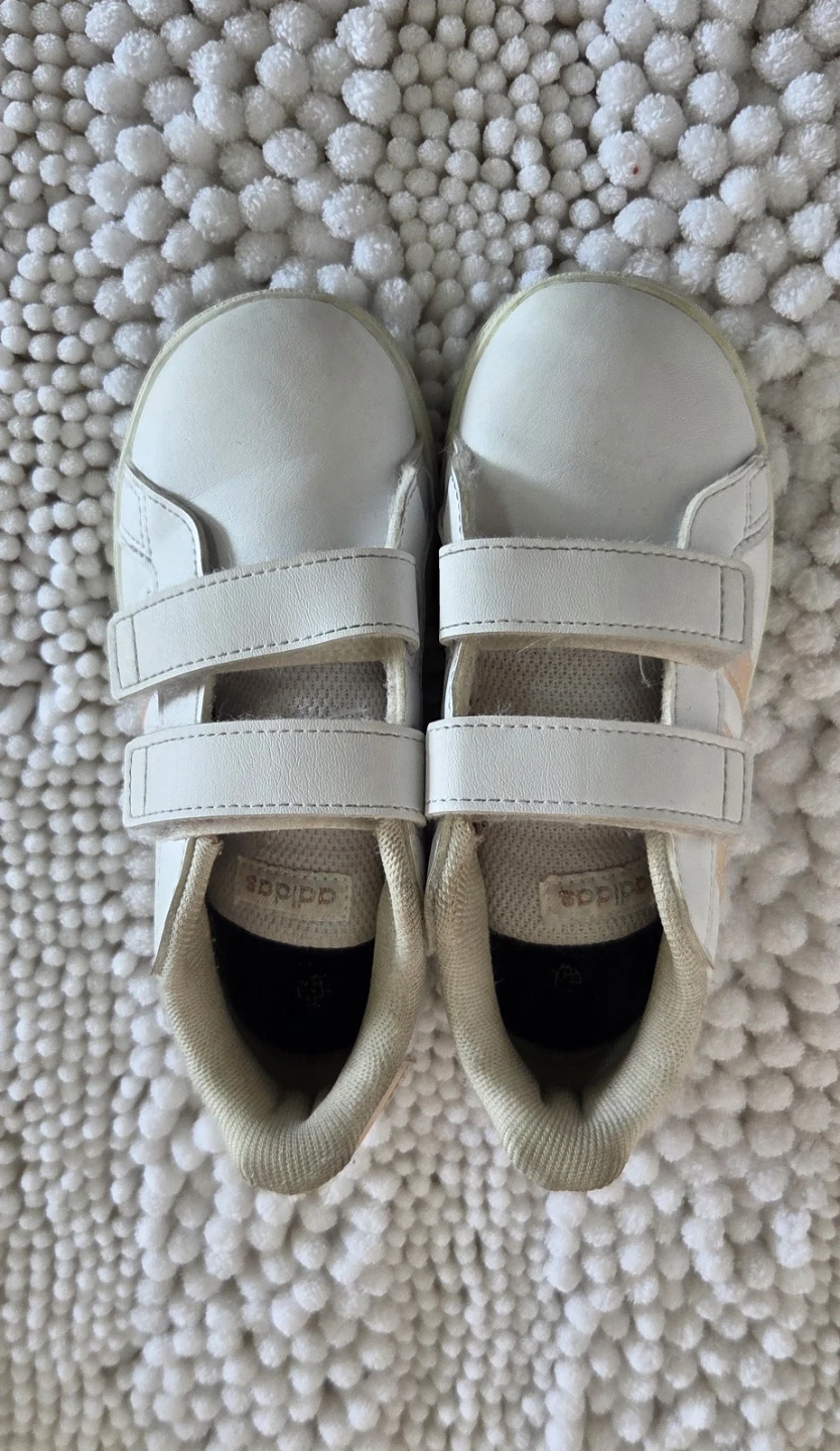 Adidas Grand Court Shoes - White/Iridescent