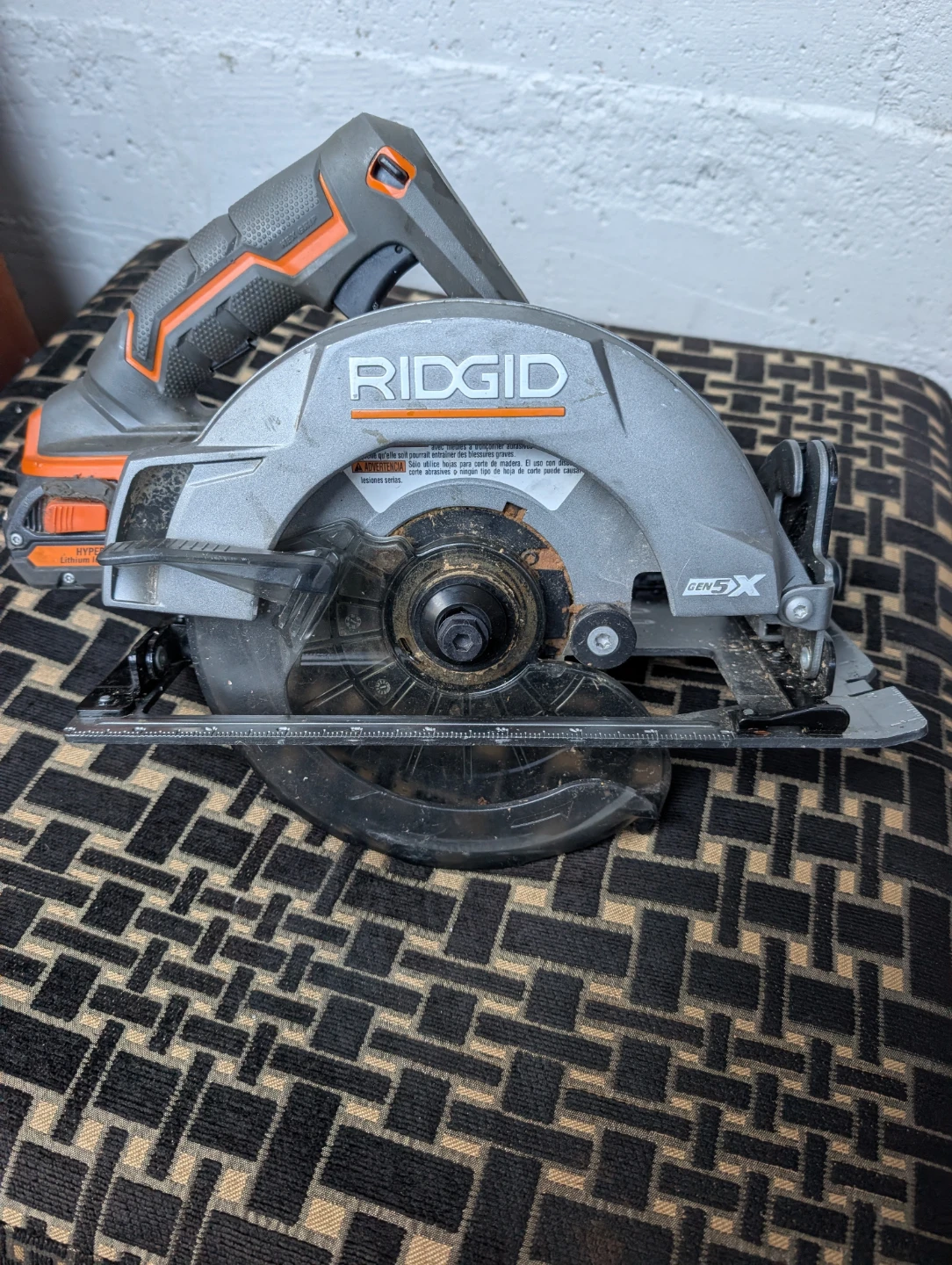 Ridgid 18V Cordless Circular Saw with Charger and Batteries - photo 2