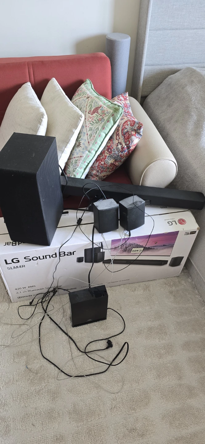 LG Sound Bar  SLM4R
