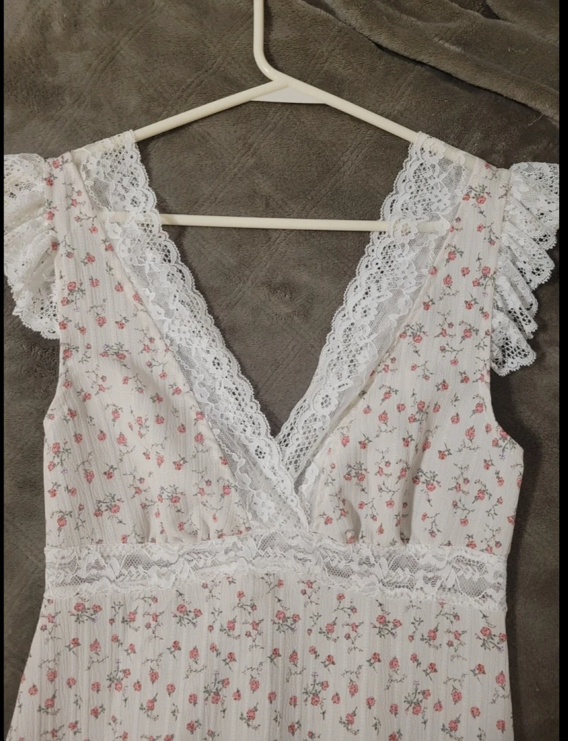 Floral Lace Trim Maxi Dress