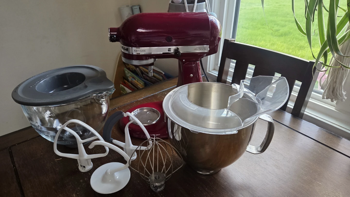 KitchenAid Artisan Stand Mixer – Like New
