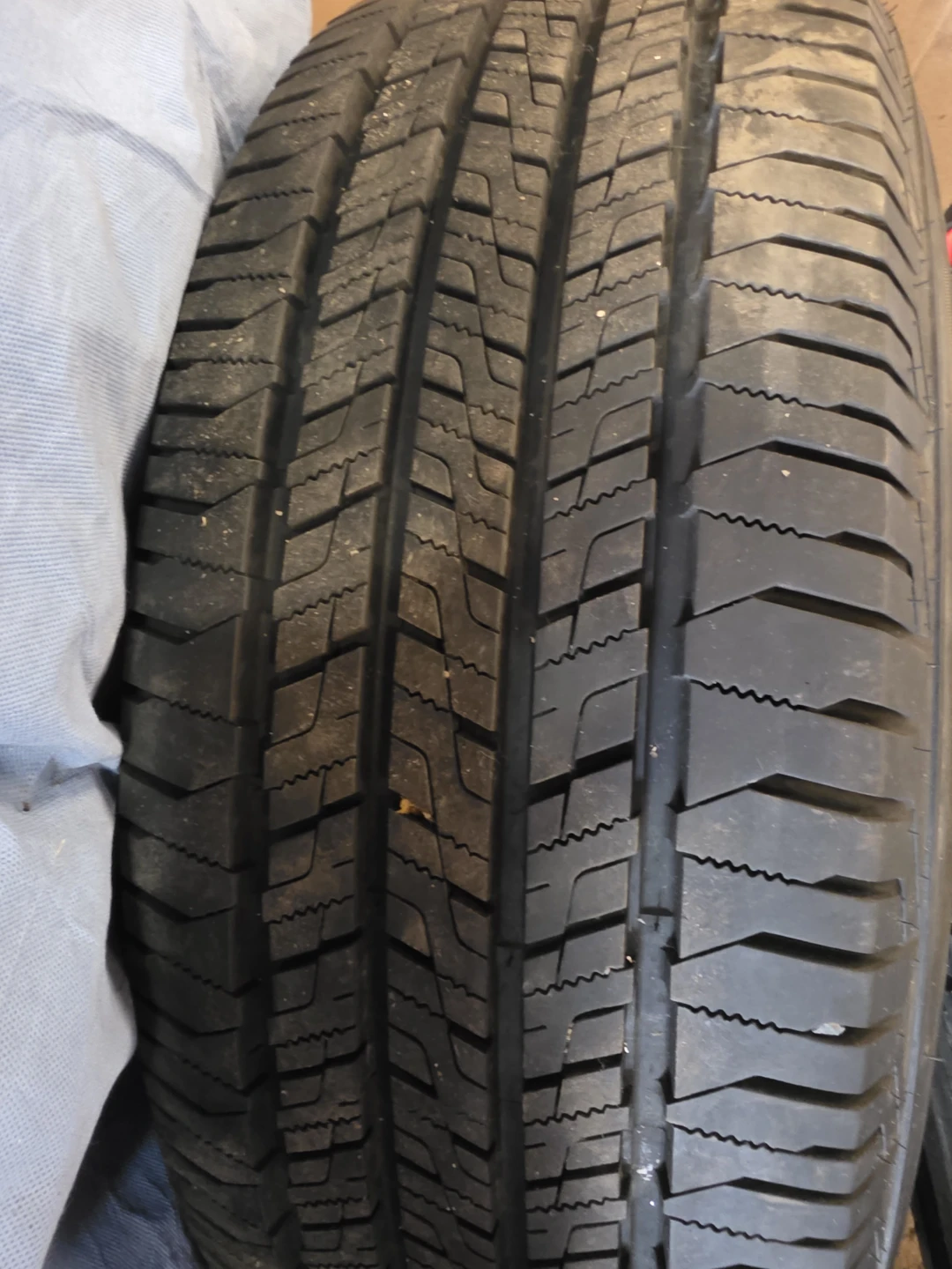 Set of 4 Goodyear Pathfinder Tires - photo 2