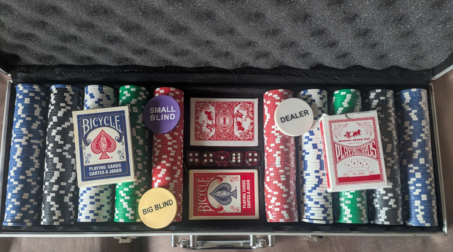 500-Piece Poker Chip Set with Carrying Case - photo 2