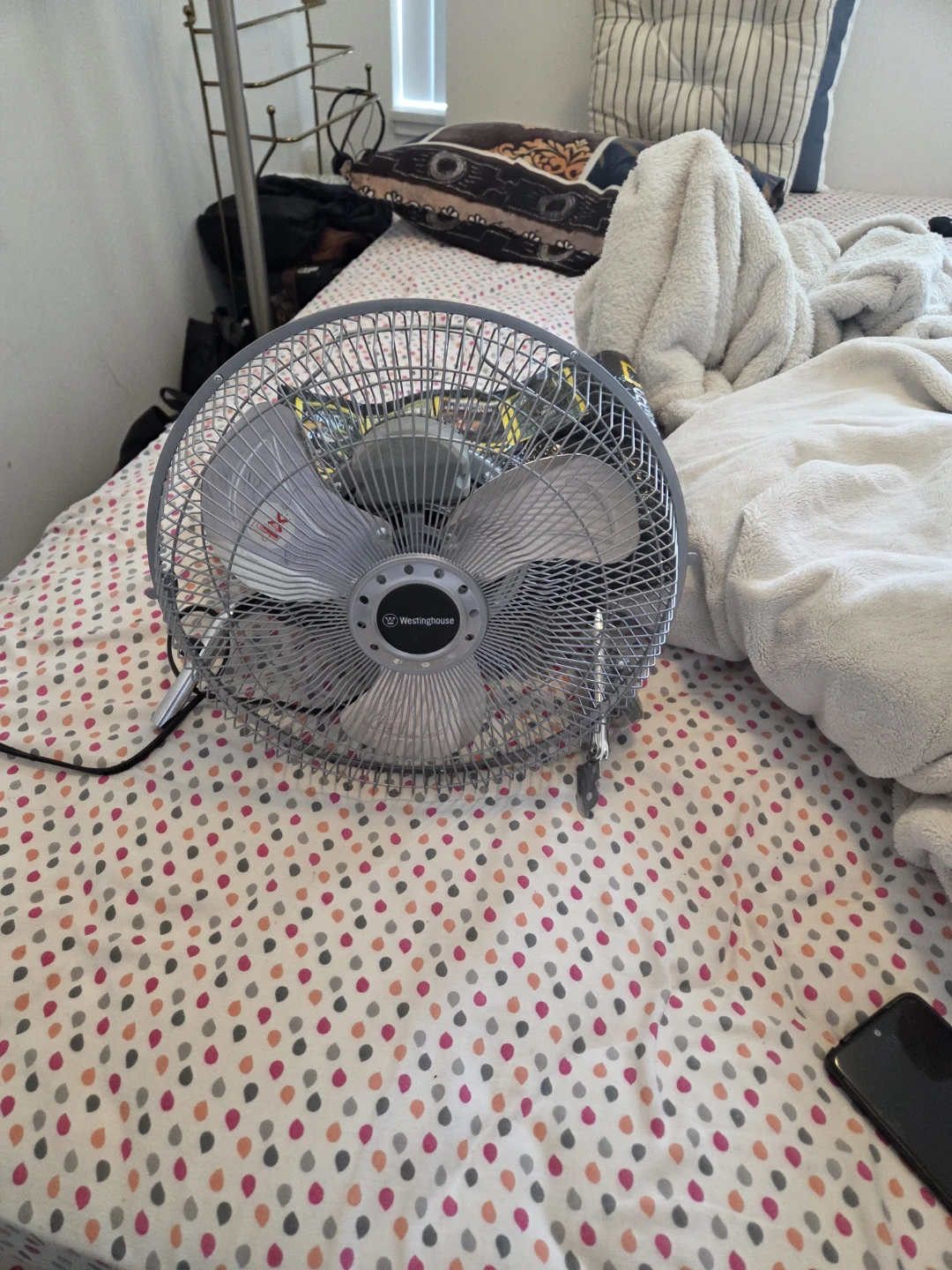 Westinghouse Oscillating Table Fan - photo 3