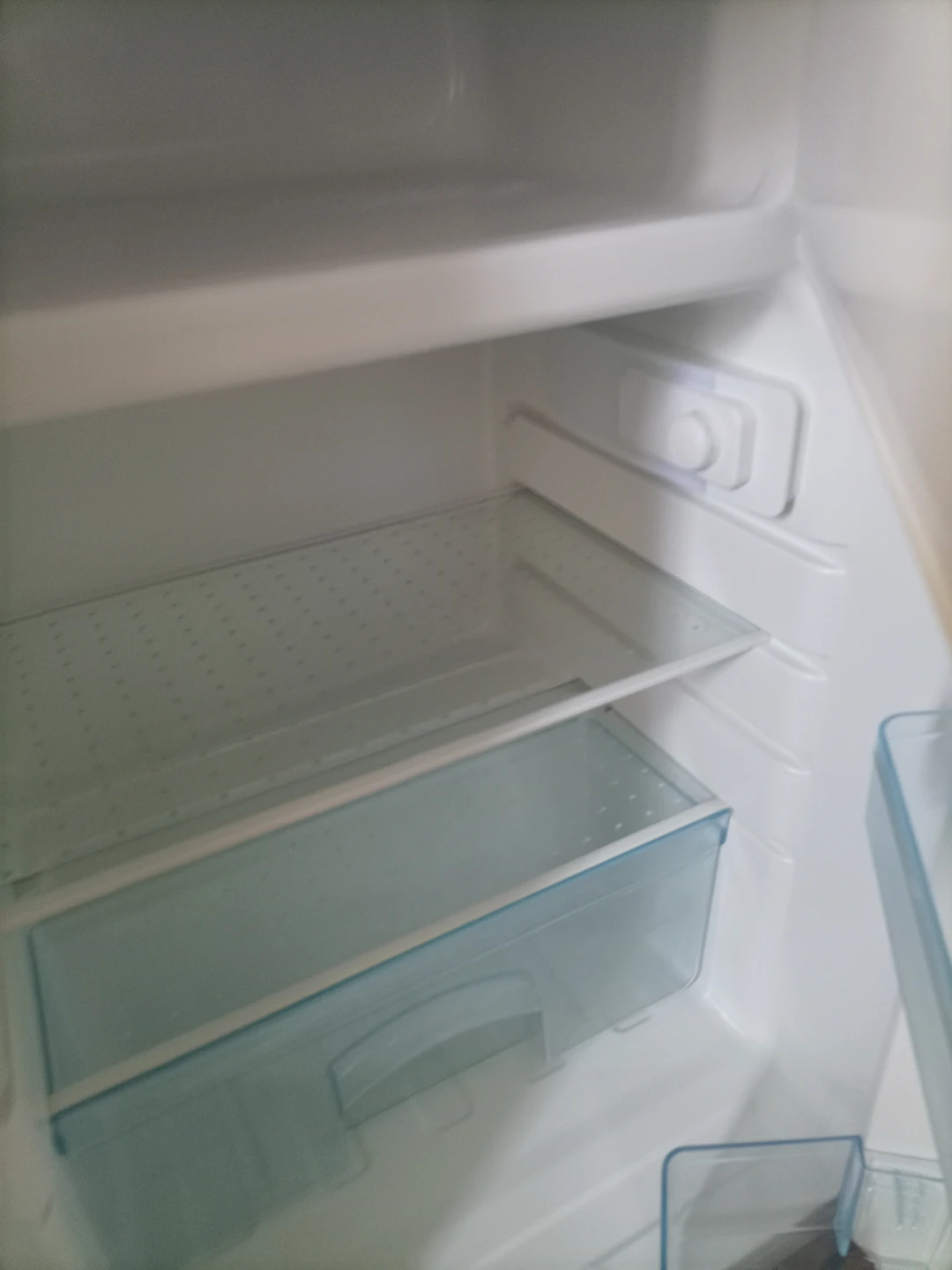 Mini refrigerator - photo 3