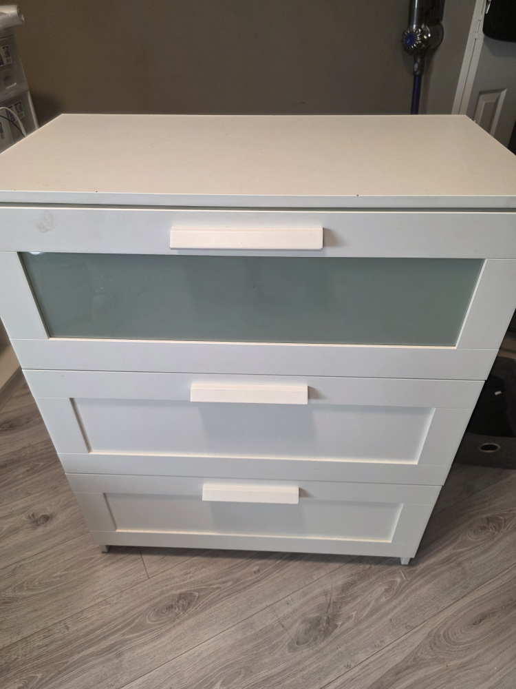White 3-Drawer Dresser/Cabinet