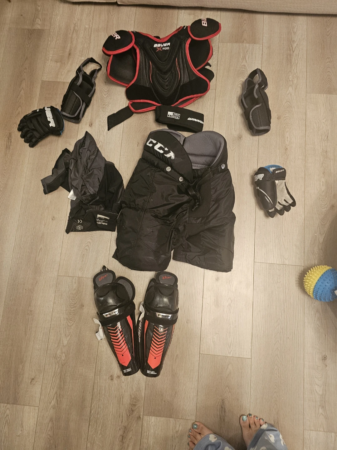 CCM & Bauer Junior Hockey Equipment Set - photo 2