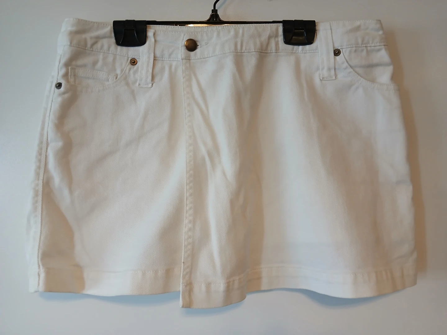 Bebe White Capri Size 4 and White Denim Skort Size 10. $6 EACH. - photo 3