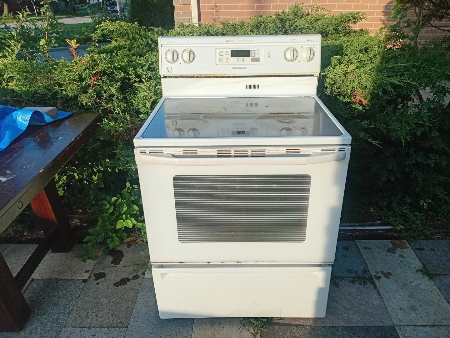 Maytag Electric Stove with Oven - photo 3