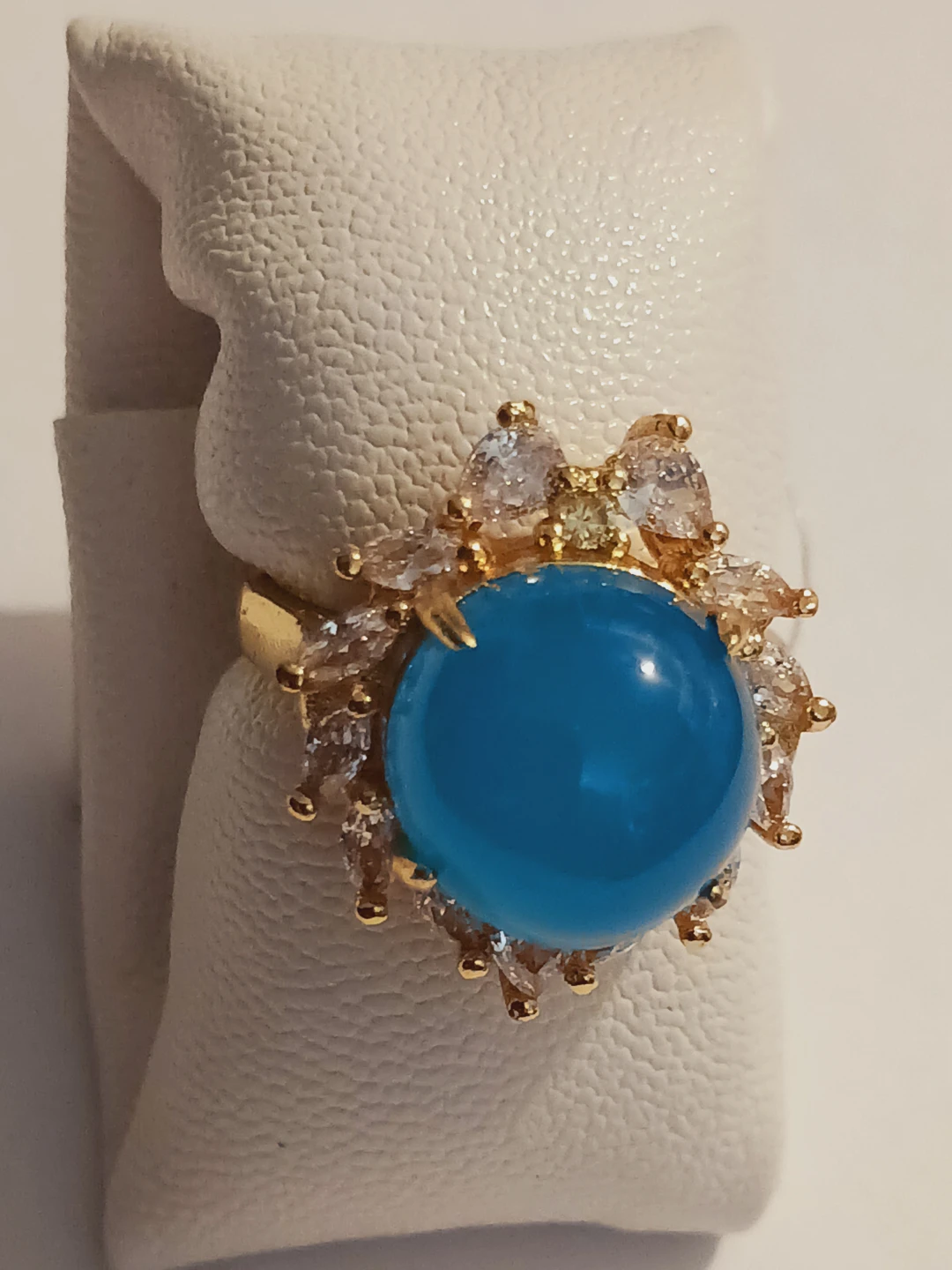 Gorgeous Vibrant Blue Gemstone Ring.