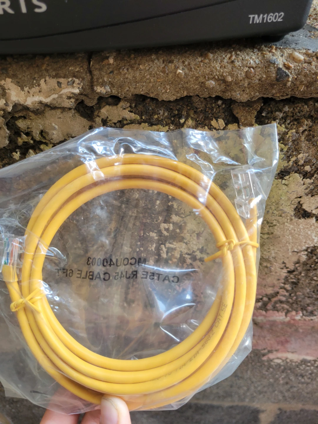 ARRIS TM1602 Optimum Modem Router with Ethernet Cable - photo 2