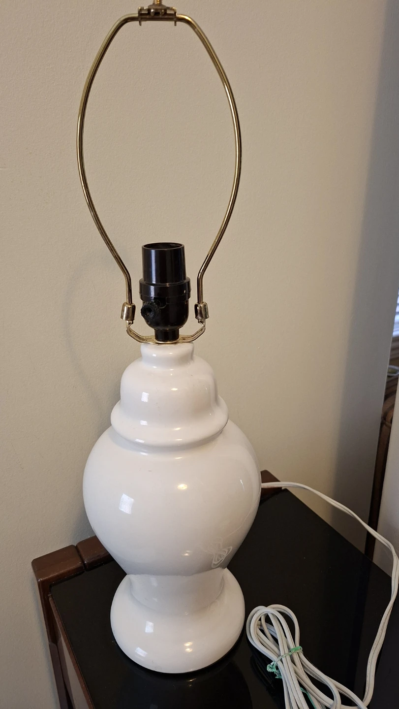 White  Table Lamp with Patterned Shade - photo 4