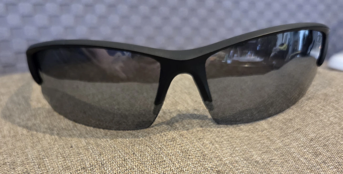 Men's polarized sunglasses excellent condition