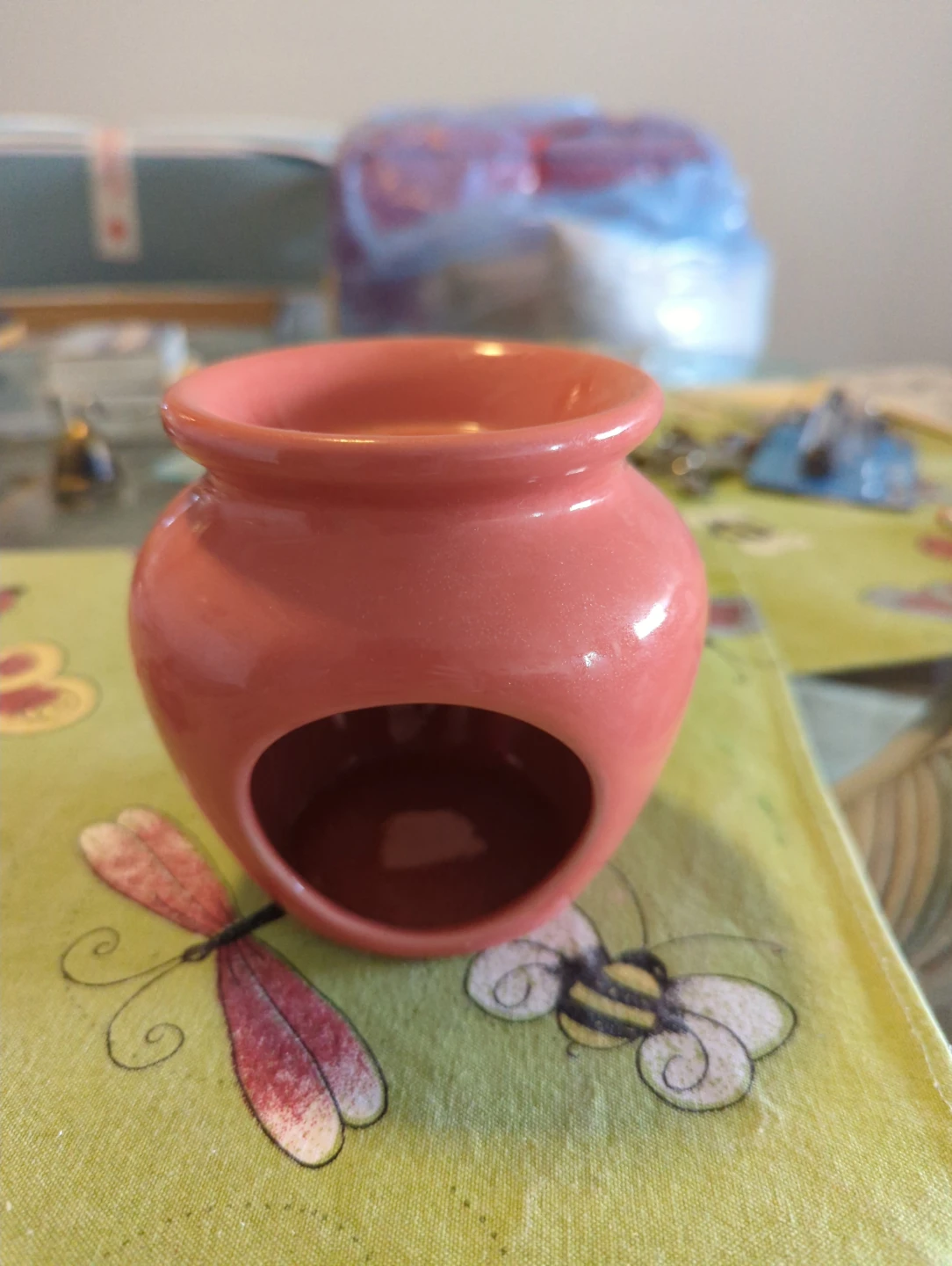Peach-Coloured Ceramic Essential Oil  Burner/Wax Melt + bonus