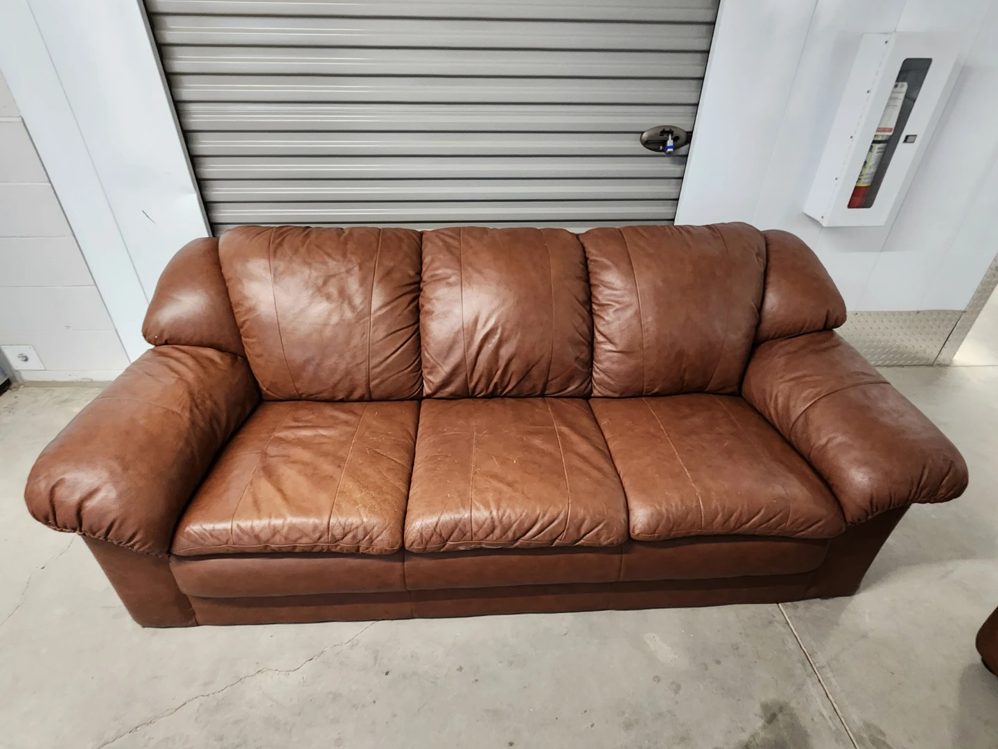 🇨🇦  Brown Leather Sofa and Loveseat Set - photo 4