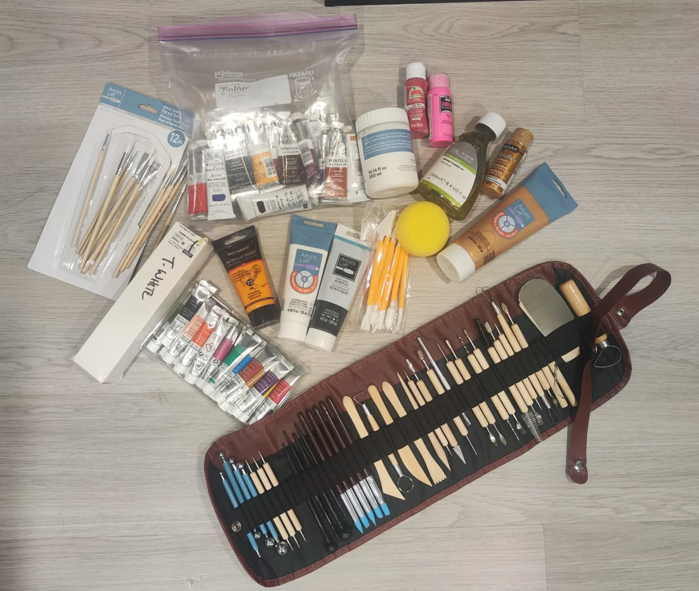 Oil paint / acrylic  ART MATERIALS