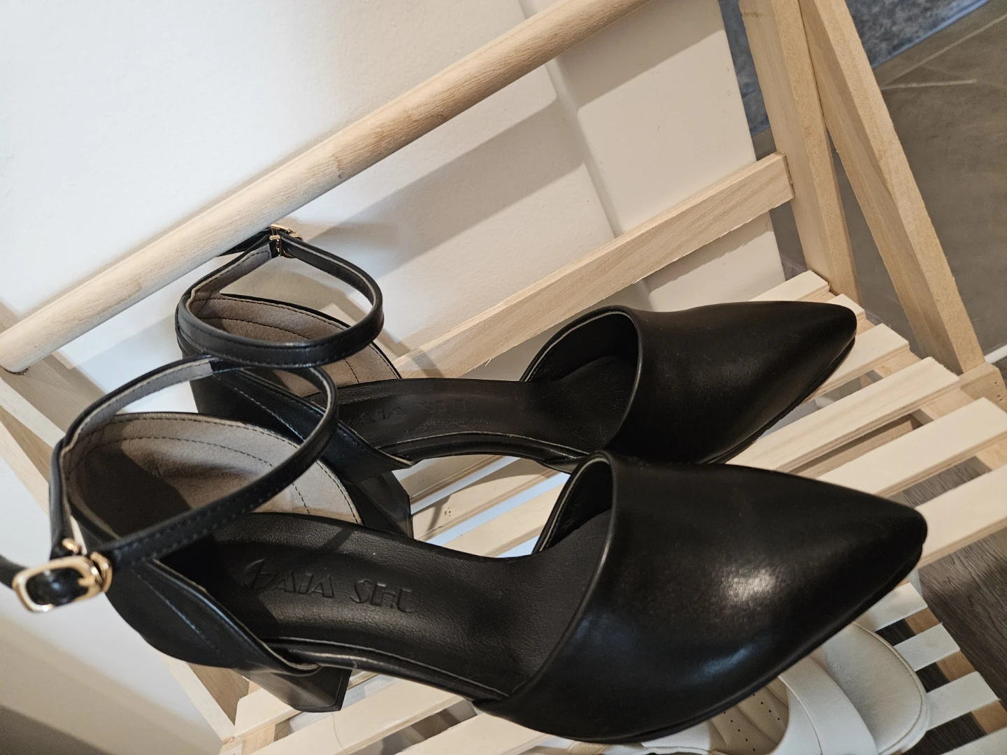 size 7 brand new Black Ankle Strap Heels - photo 2