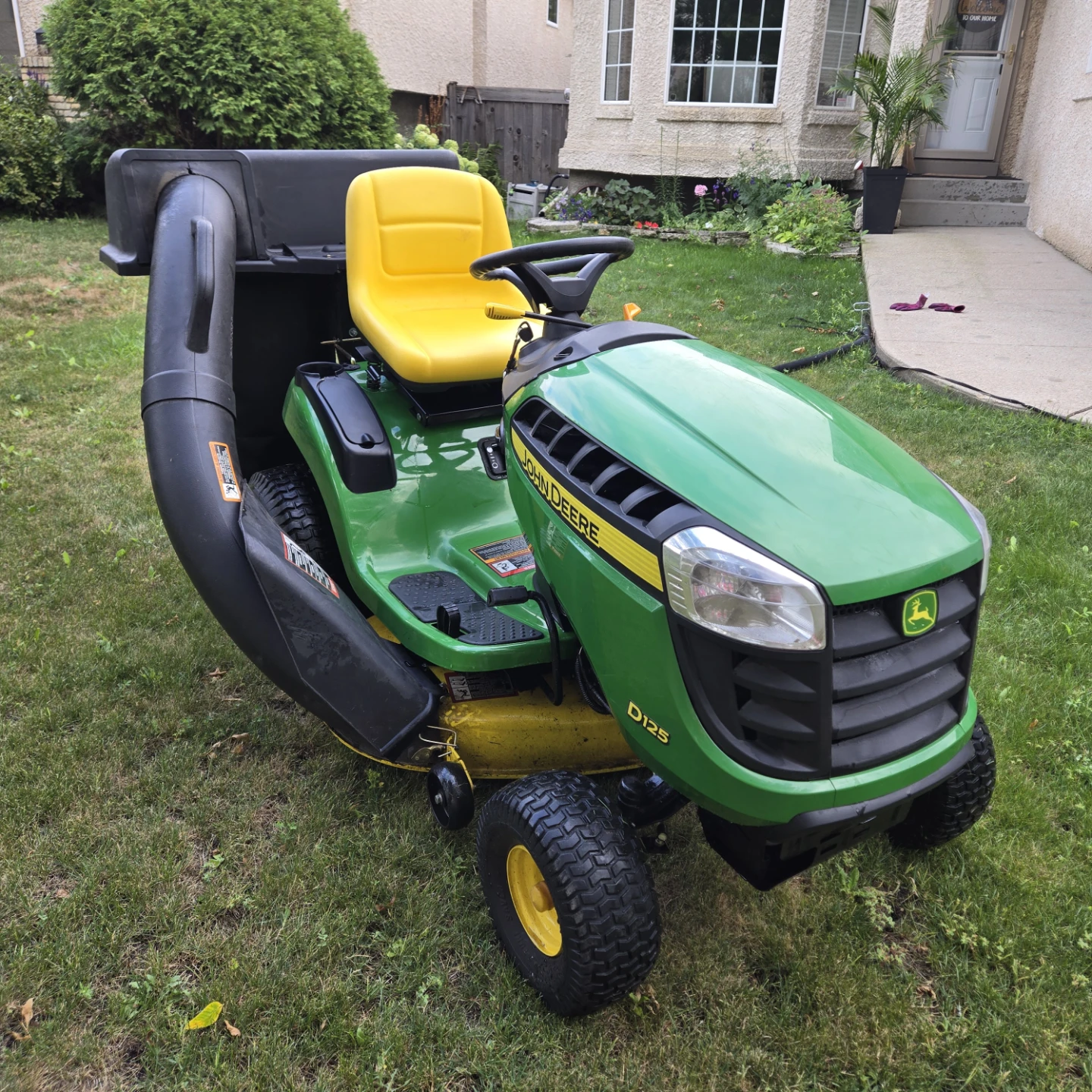John Deere D125 Riding Lawn Mower - photo 3