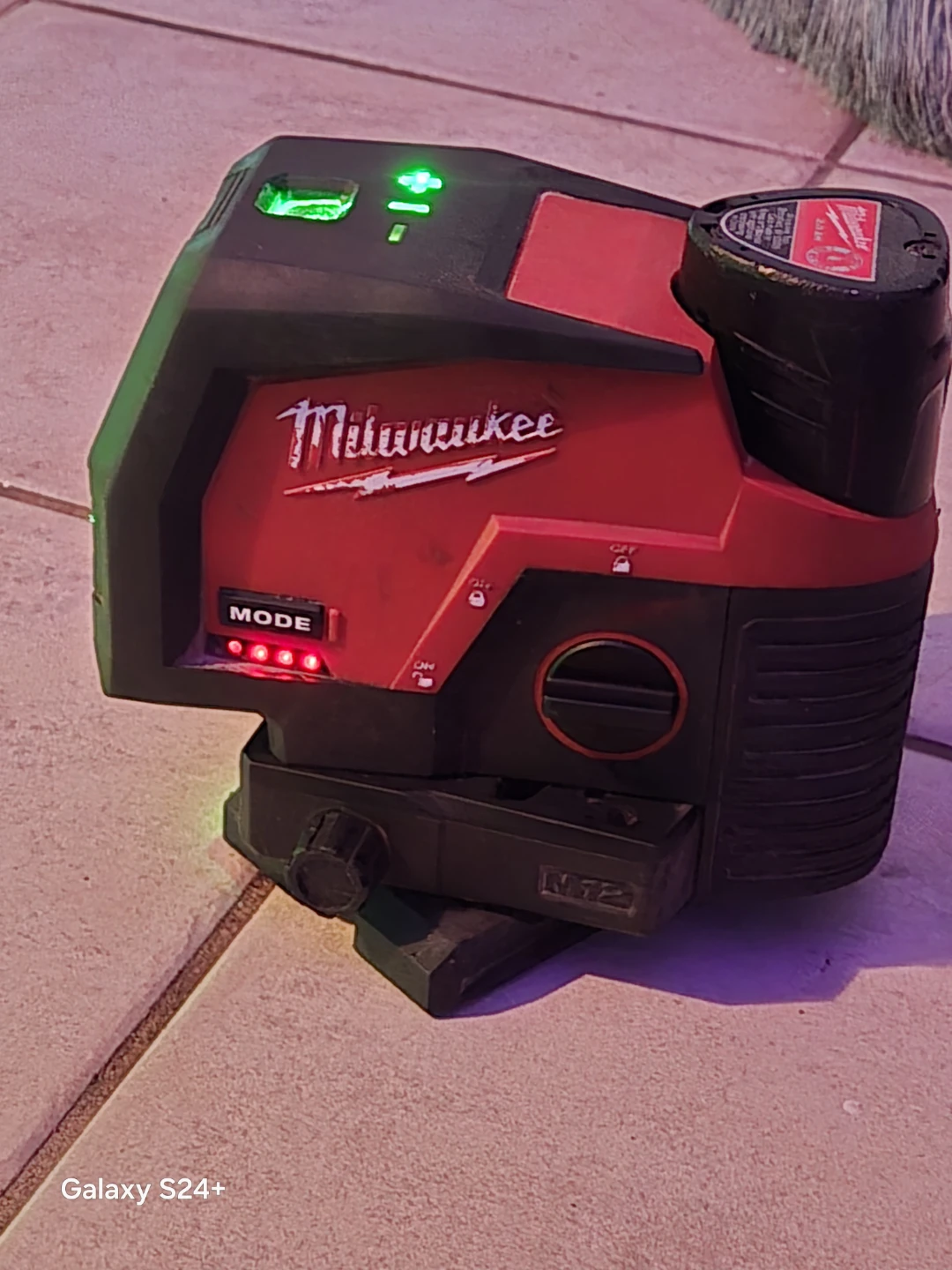 Milwaukee Laser Level - photo 2