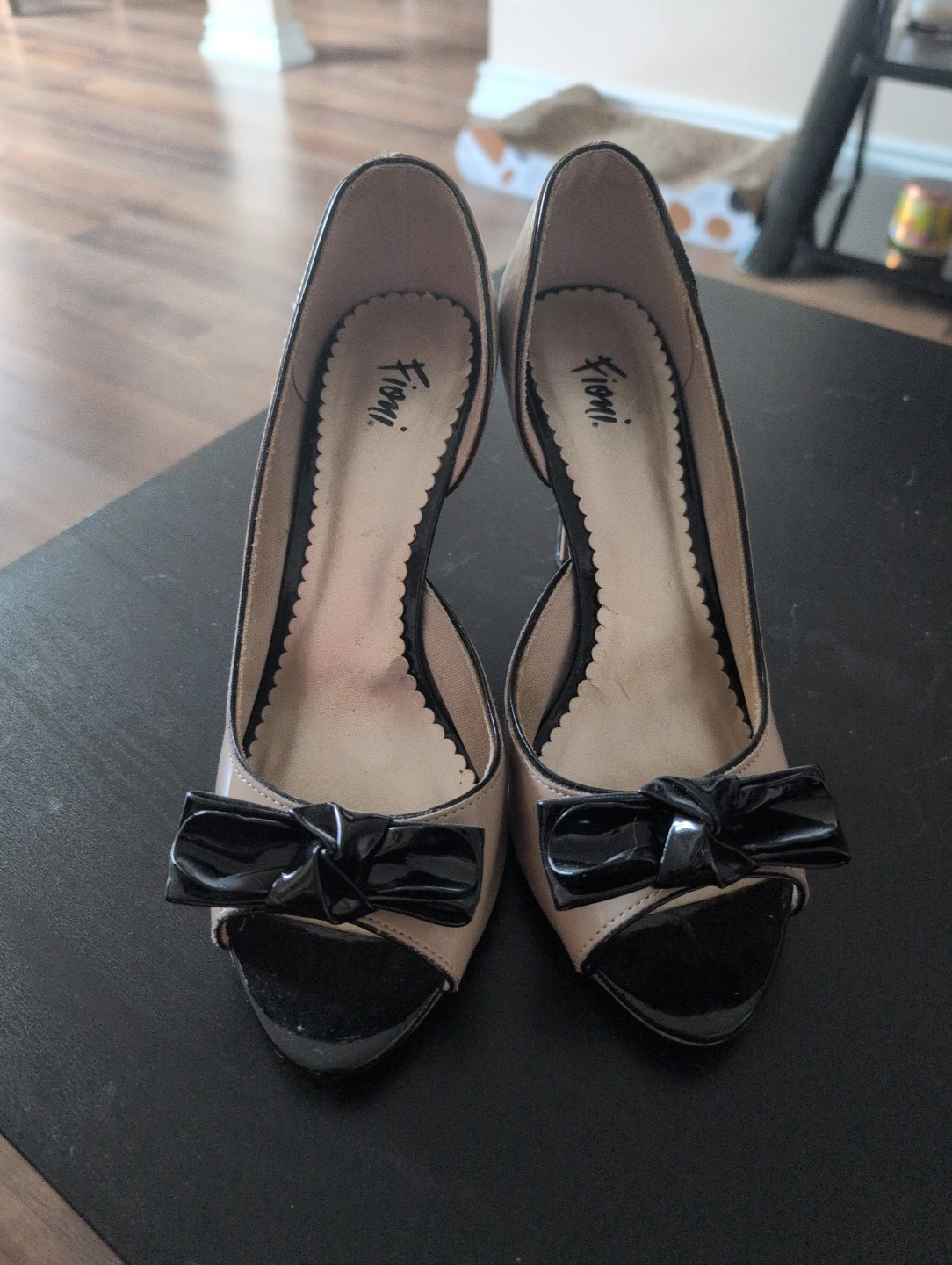 Fioni Beige & Black Bow Heels