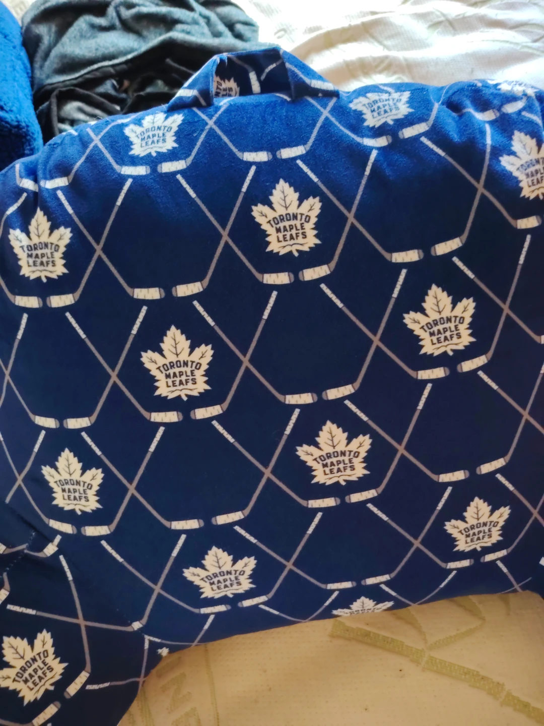 Toronto Maple Leafs Reading Pillow