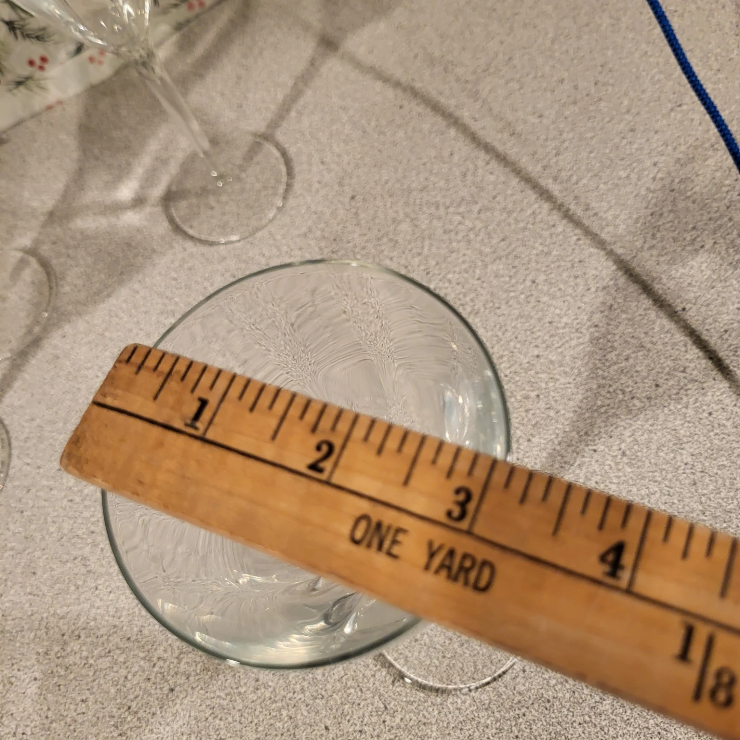 Set of 4 Clear Glass Wine Glasses - photo 3