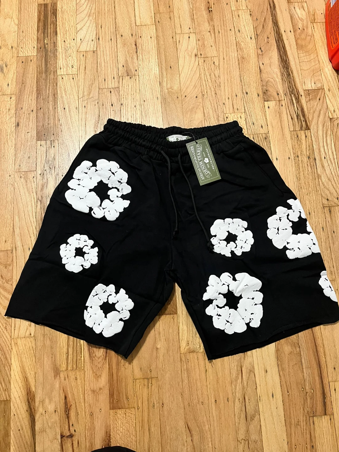 Supreme Goods Black Floral Shorts - photo 2