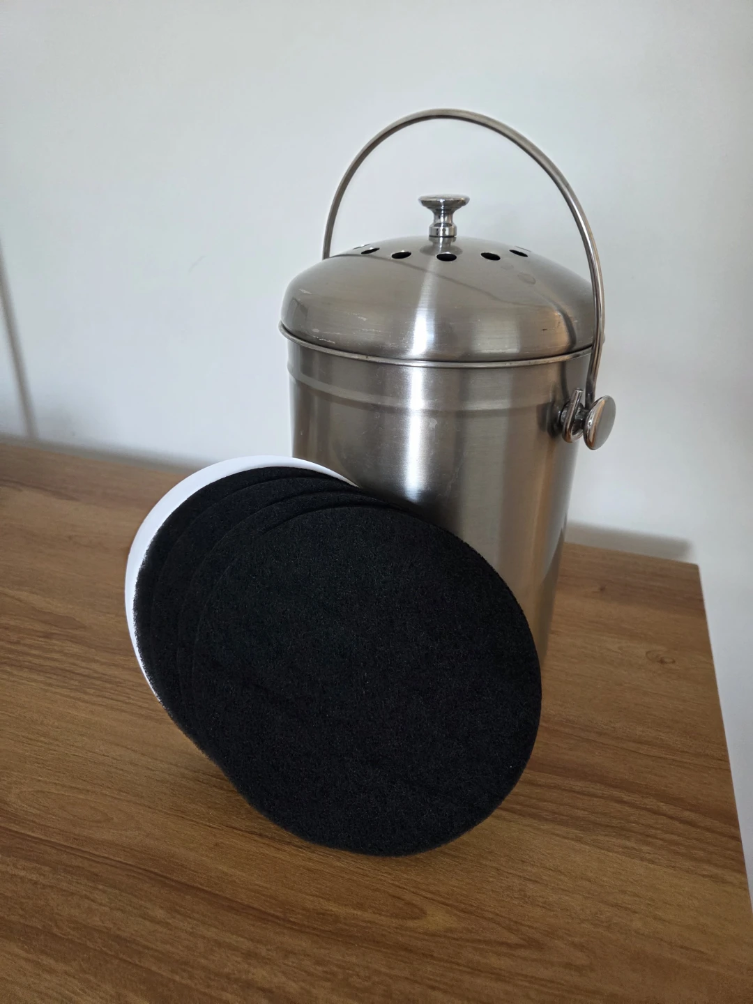 Stainless Steel Kitchen Compost Bin with Charcoal Filters