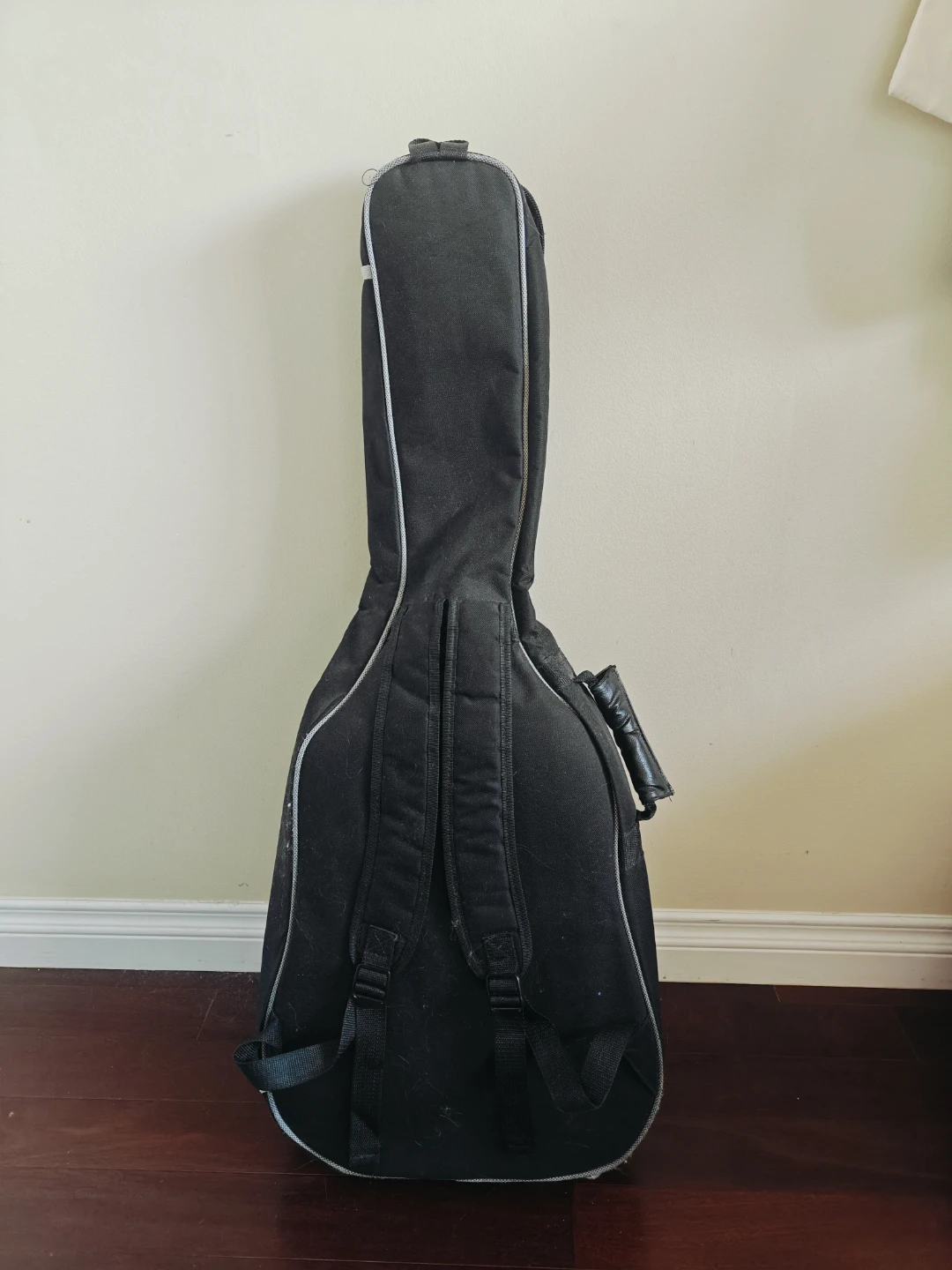 C40 Yamaha guitar with case - photo 3