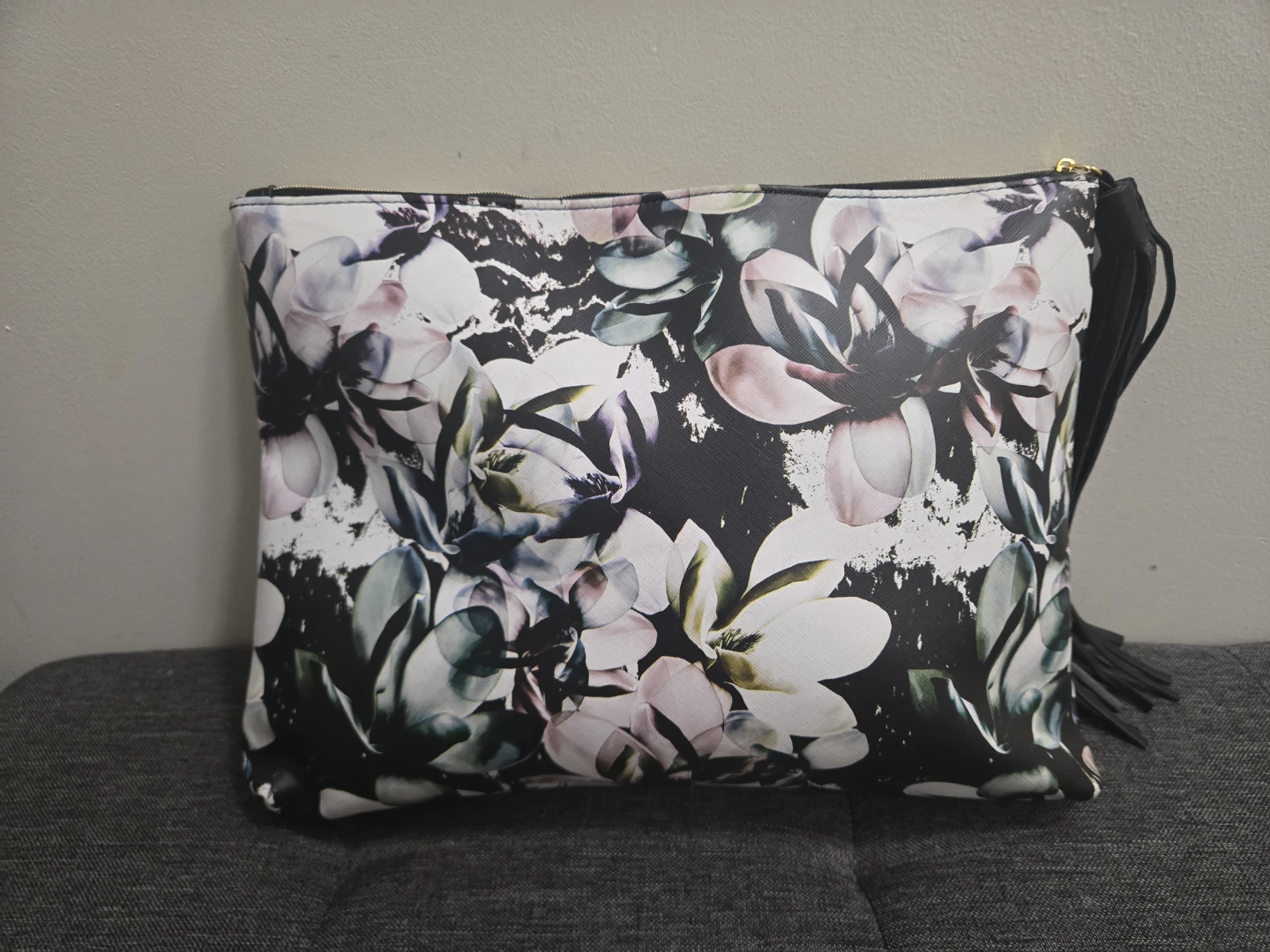 Bebe Floral Clutch - photo 3