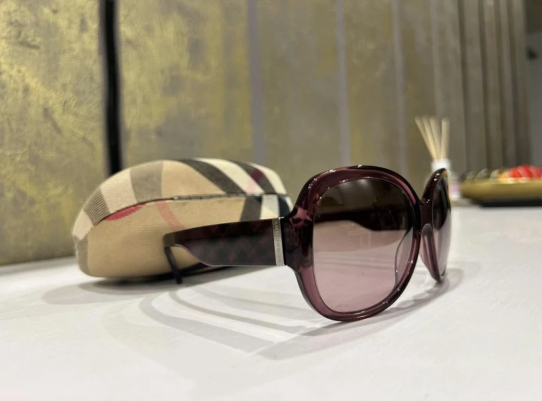 Burberry Women's Sunglasses - photo 4