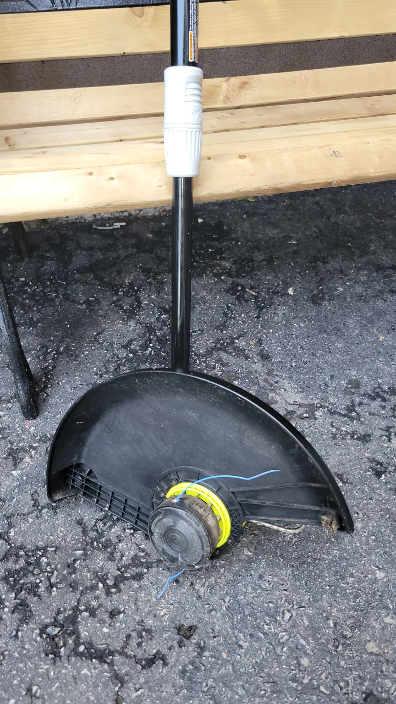 Ryobi String Trimmer 15" like new - photo 3