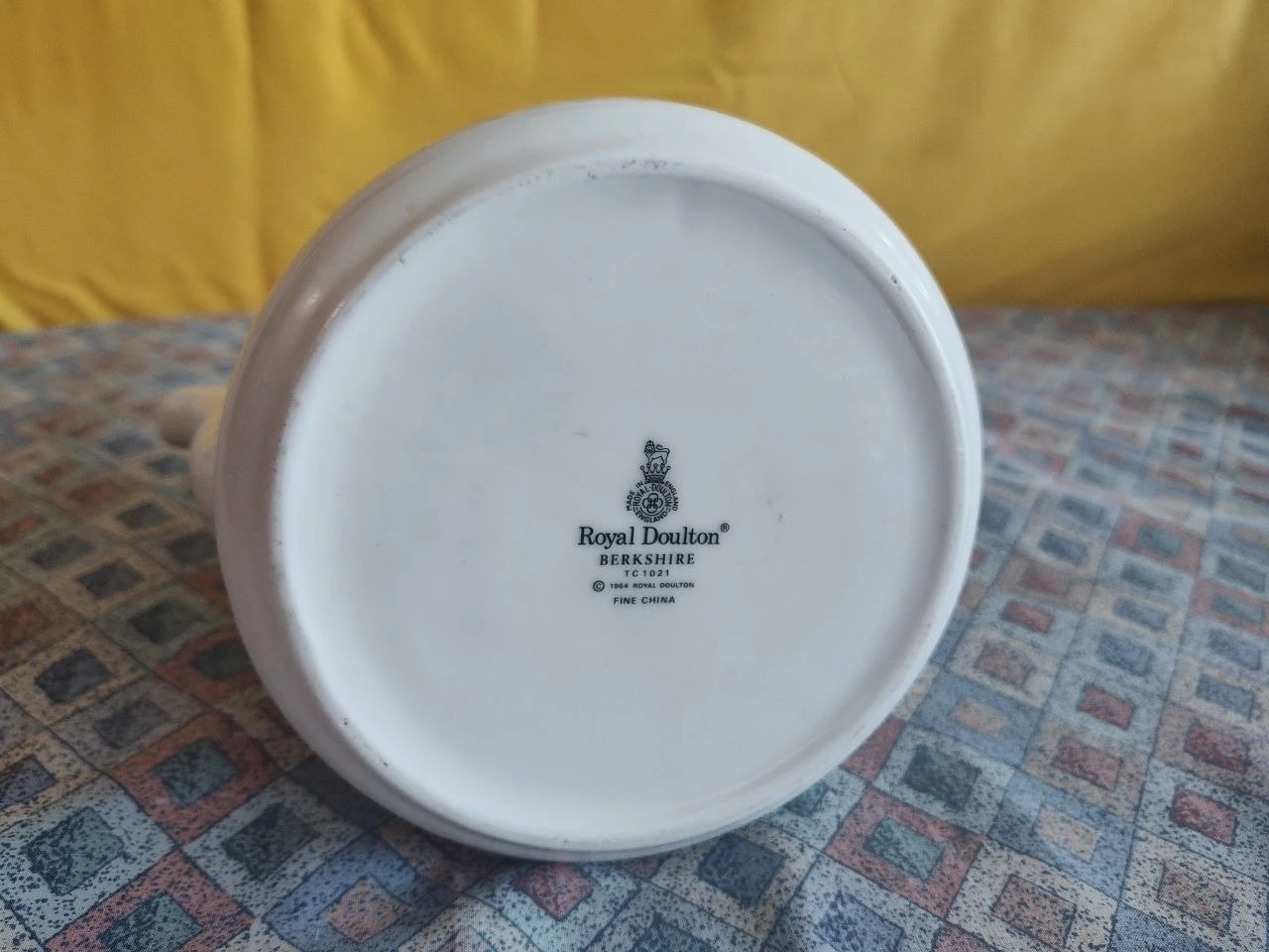 Vintage Royal Doulton Berkshire TC 1021 Fine China Teapot - photo 3