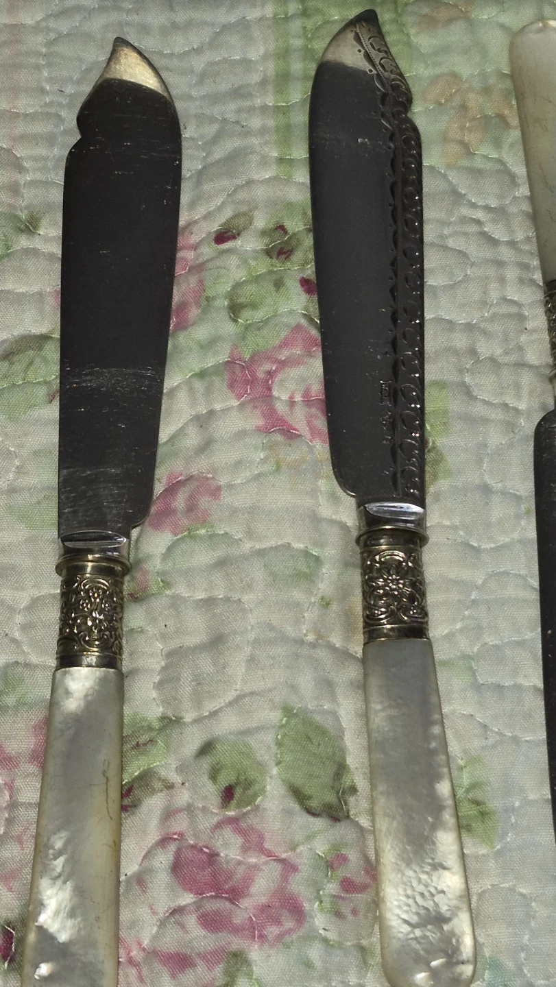 Set of 4 Vintage Butter Knives with Mother of Pearl Handles - photo 4