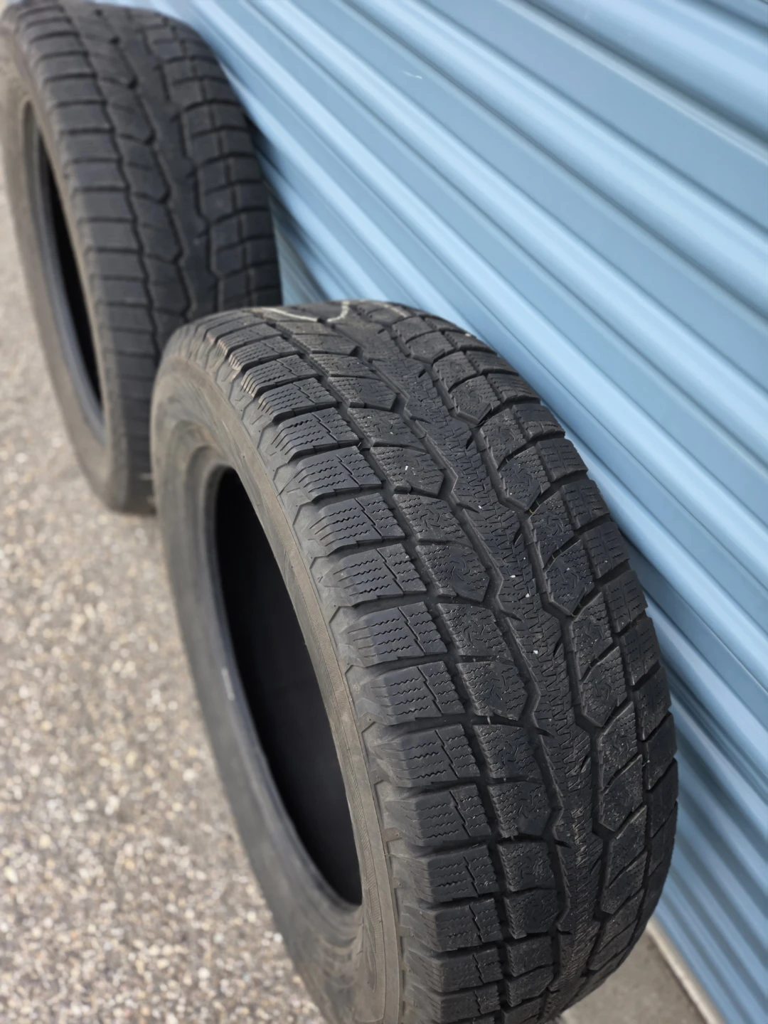 2 Toyo Tires 275/60R20 - photo 2