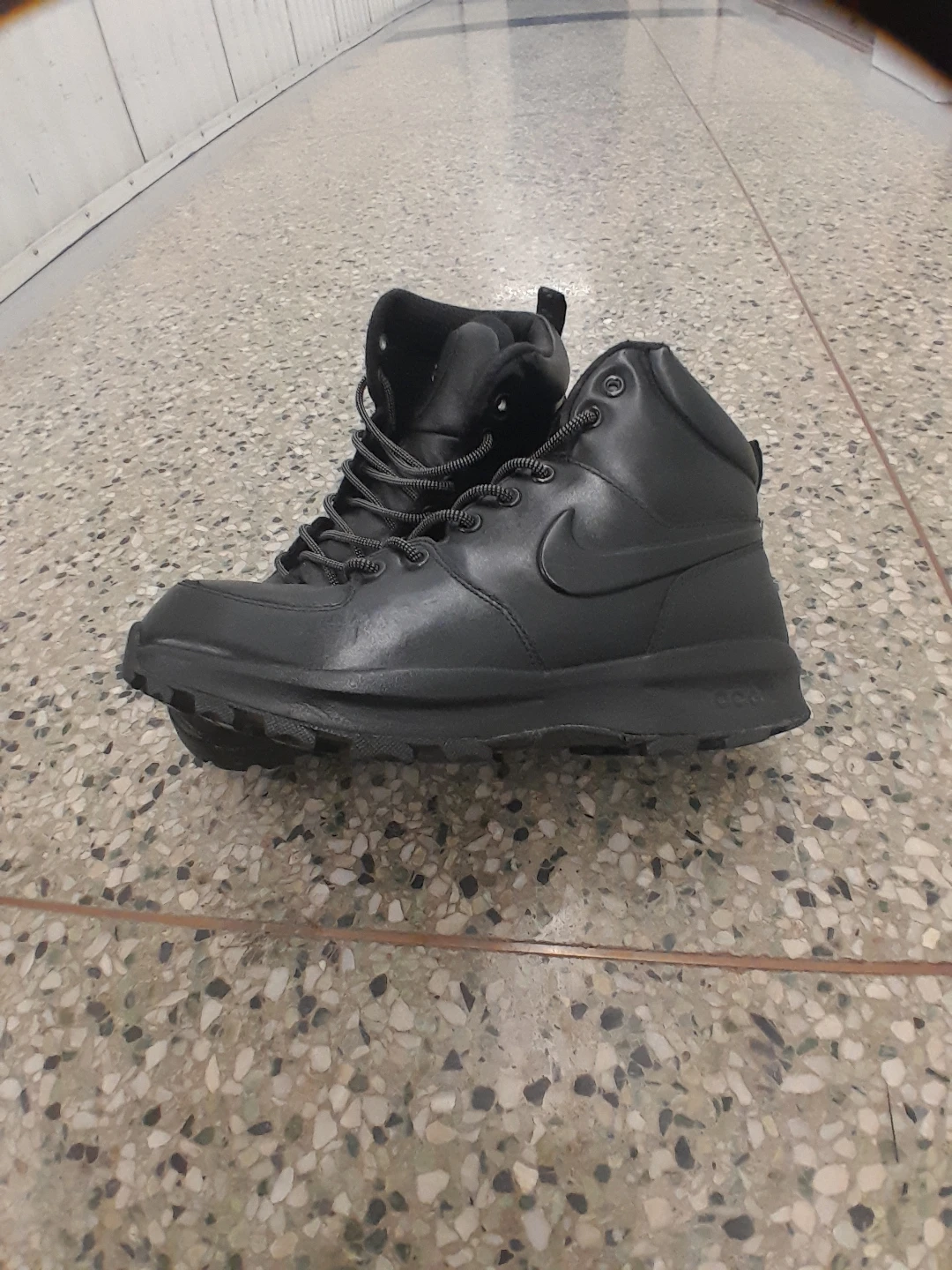 Nike ACG Black Mid-Top Boots Men's Size  8.5 - photo 4
