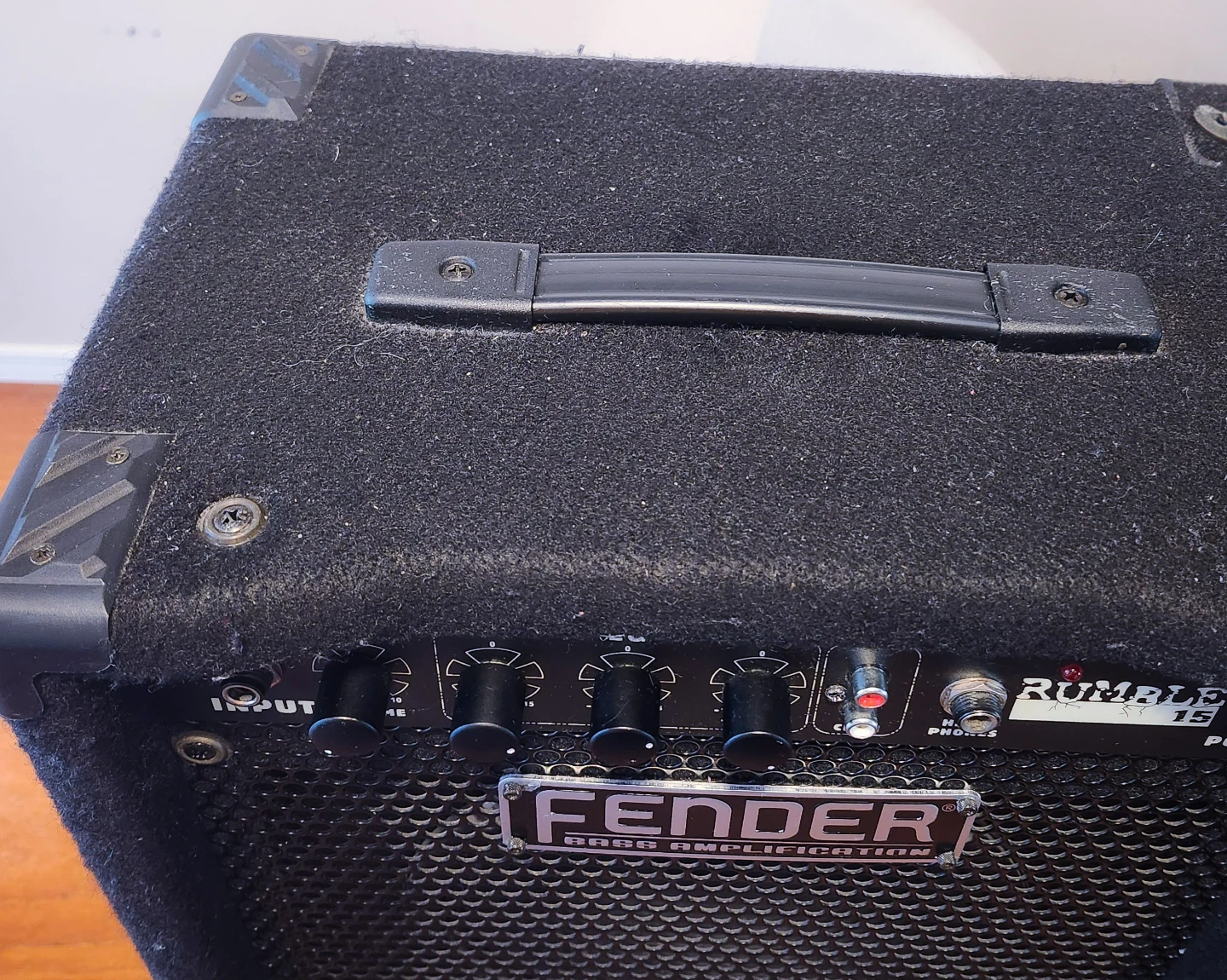 Fender Rumble 15 Bass Amplifier - photo 2