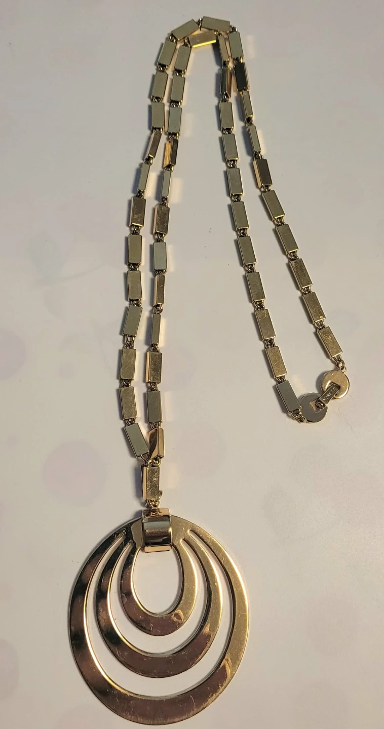 Gold Tone Necklace with Circular Pendant