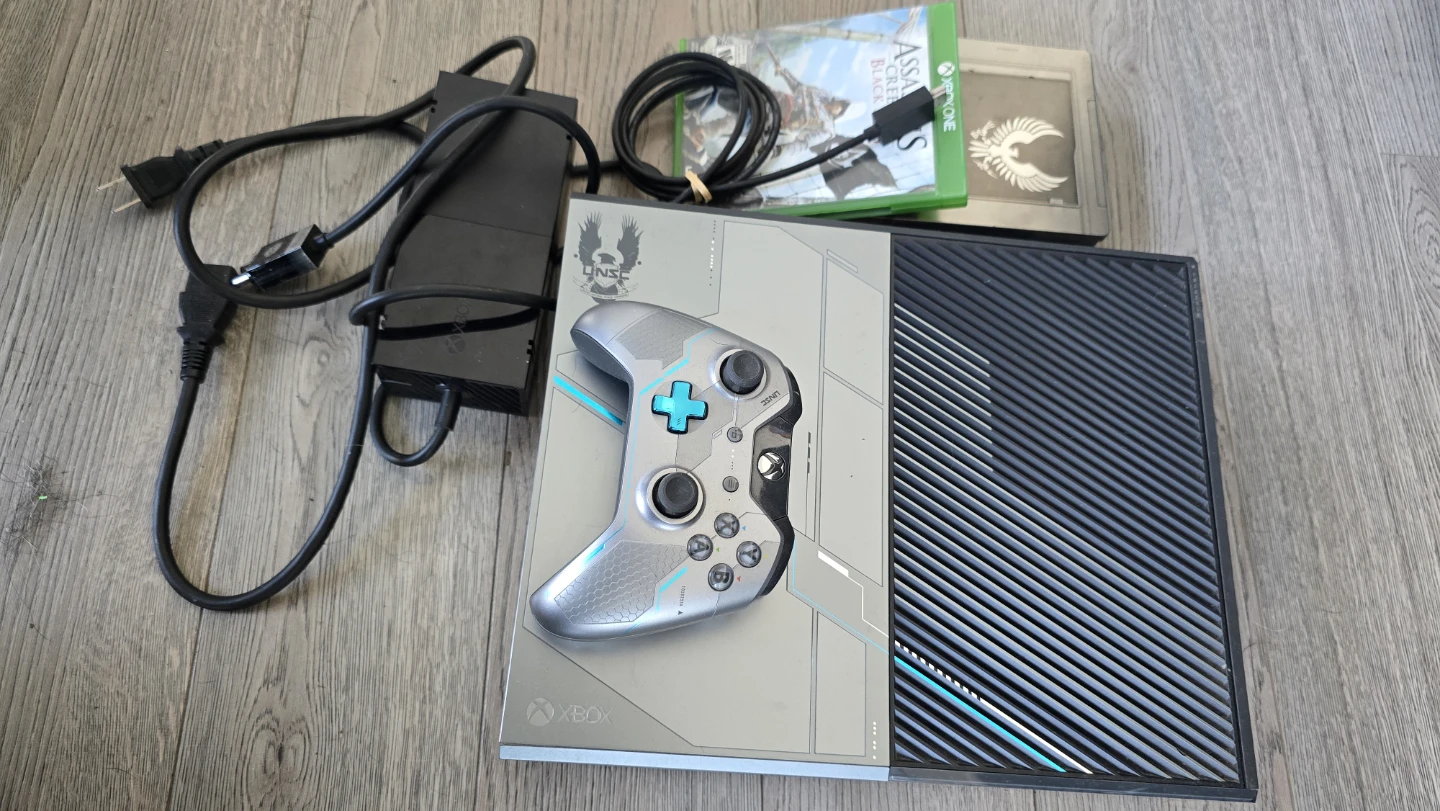 Xbox One S Halo Edition Console Bundle
