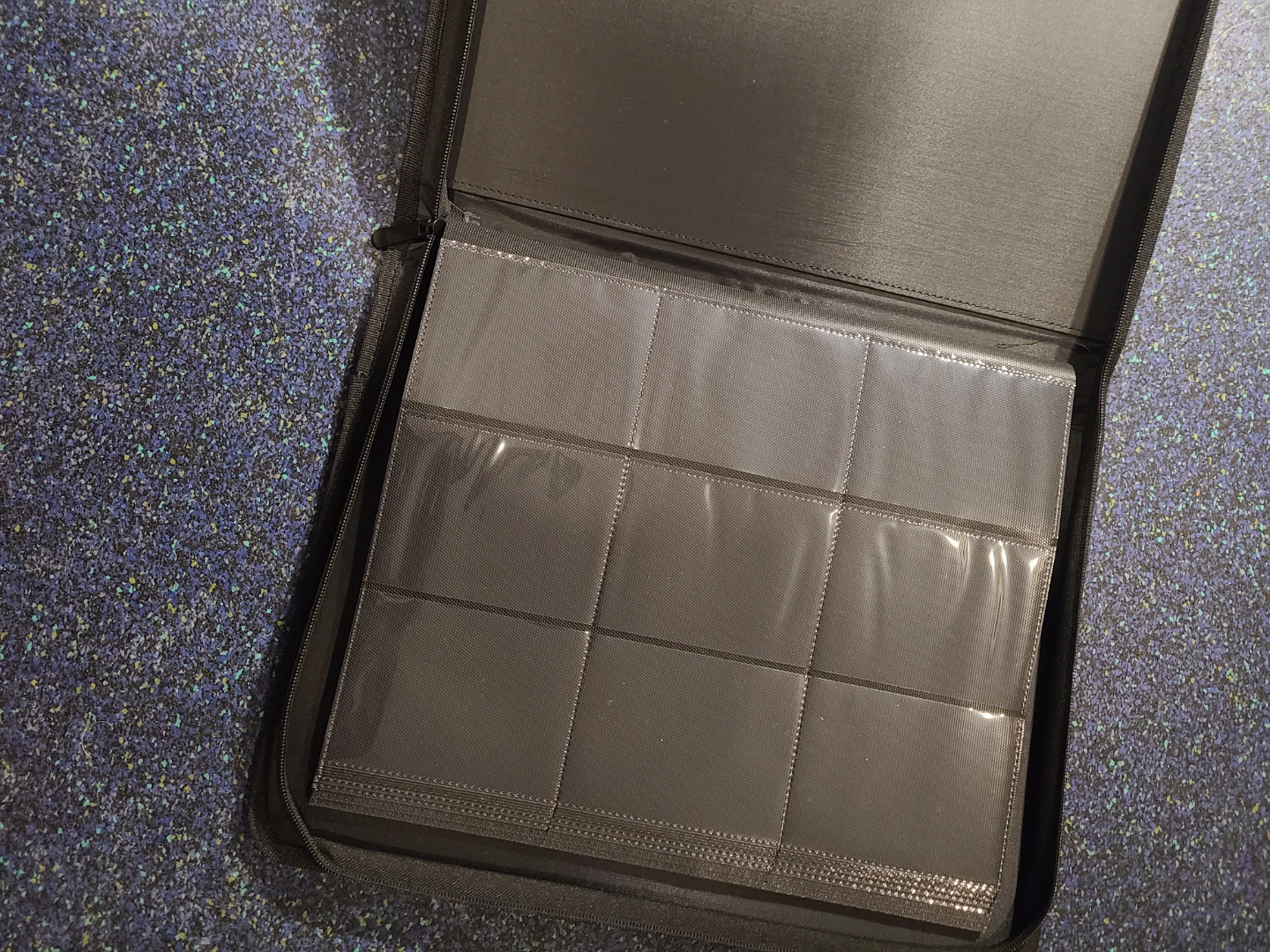Black 9-Pocket Trading Card Binder - photo 2