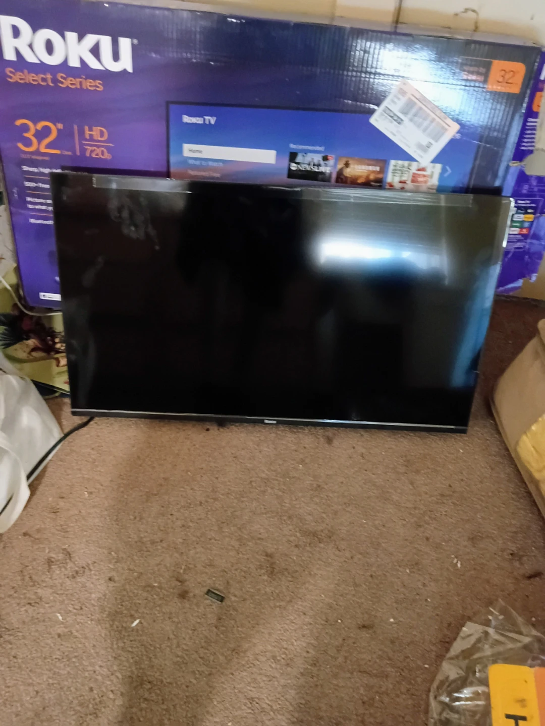 Roku 32" Select Series HD Smart TV - photo 2