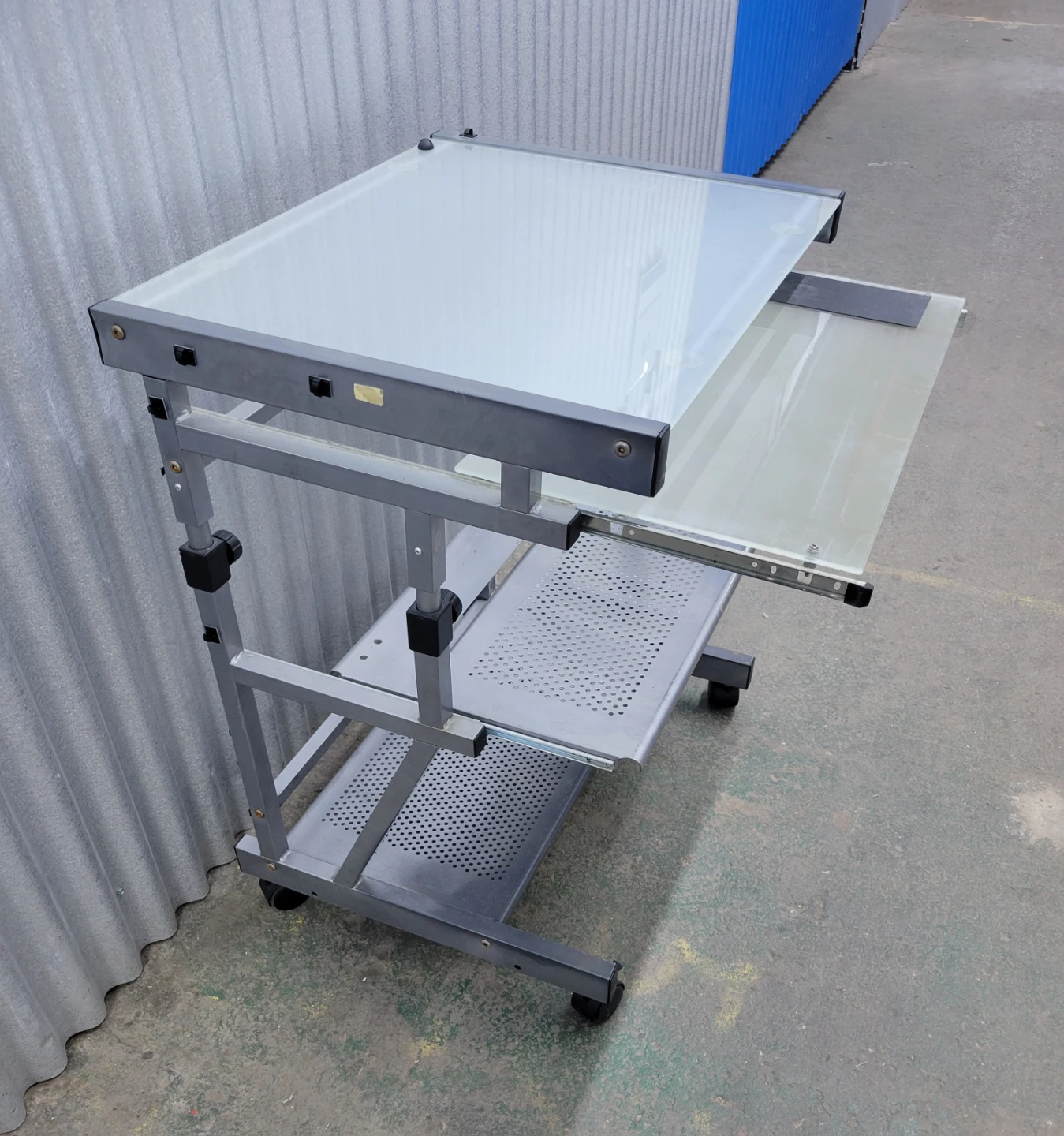Glass Top Rolling Stand Desk - photo 3